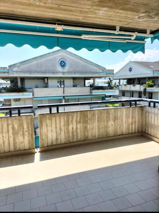 Attico Vista E Fronte Mare Zaffiroblu Con Posto Auto Daire Montesilvano Marina Dış mekan fotoğraf